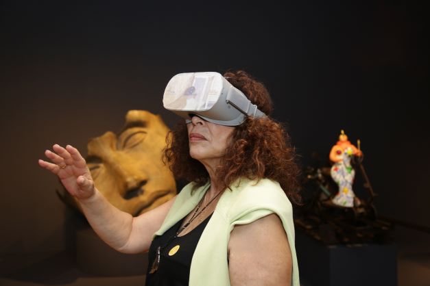 04-_sto_moyseio_me_alla-_gyalia