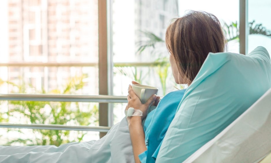 Ποια είναι τα απαραίτητα δικαιολογητικά και που απευθύνομαι για έγκριση νοσηλείας στο εξωτερικό;