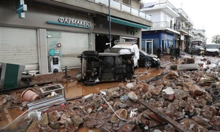 Η κακοκαιρία στη Μάνδρα κατέστρεψε και πολλά φαρμακεία