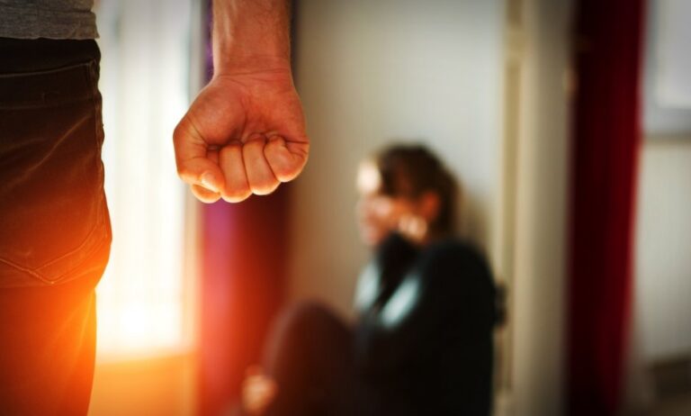 Τι πρέπει να κάνουμε όταν πέσουμε θύμα ξυλοδαρμού;