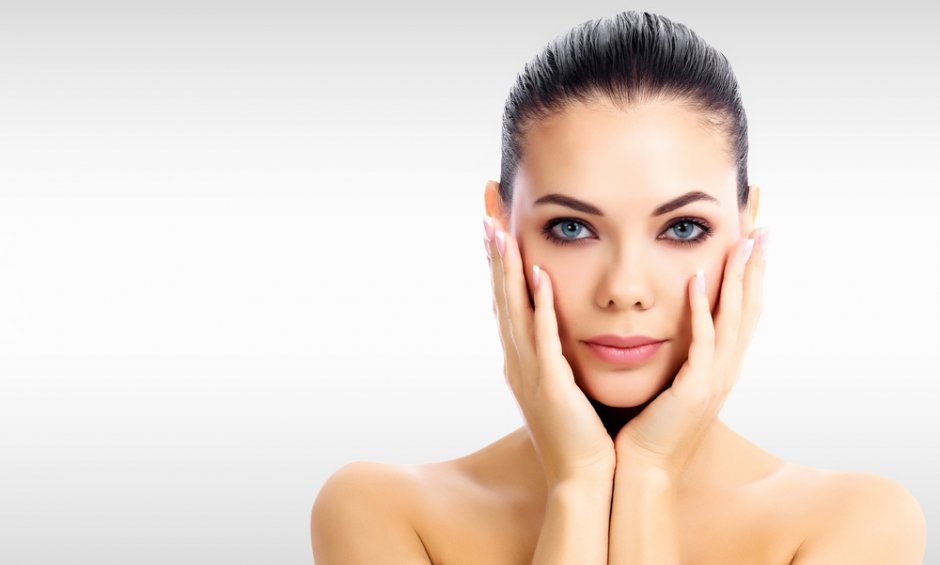 Επτά στις δέκα Ελληνίδες κρύβουν ότι πήγαν στον πλαστικό χειρουργό!