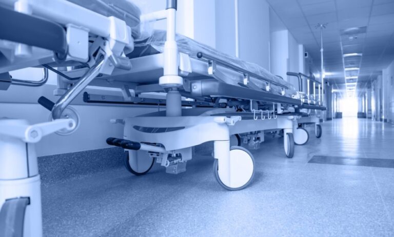 Υποχρεωτικό εισιτήριο 25 ευρώ για την εισαγωγή σε νοσοκομεία