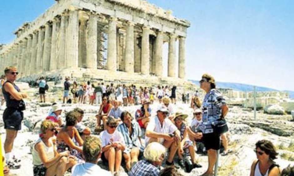 Γιατρός στην Ακρόπολη για τους επισκέπτες