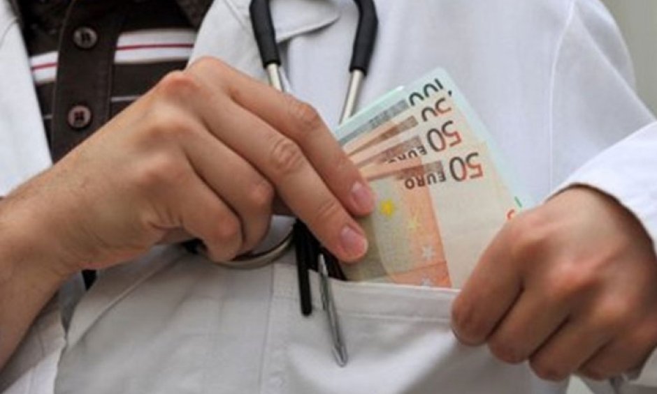 Ποινική δίωξη για απάτη σε 6 γιατρούς και 8 στελέχη  νοσοκομείου