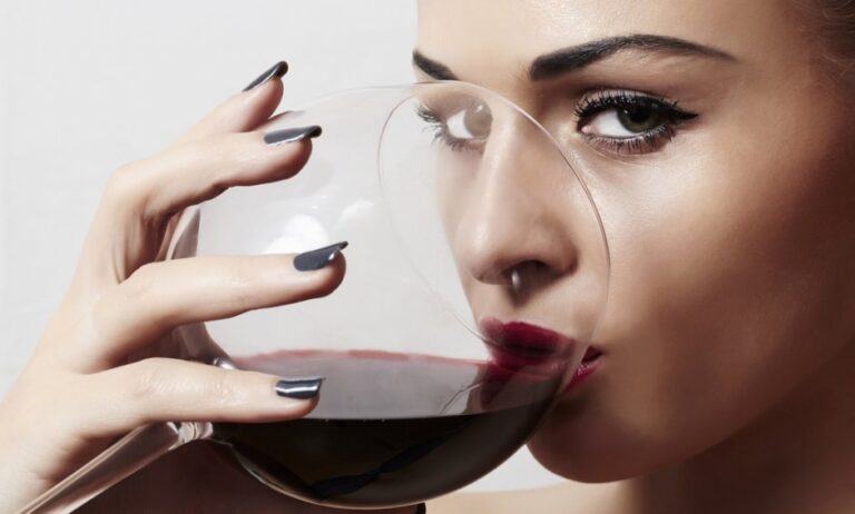 Προσοχή στις νυχτερινές καλοκαιρινές «κραιπάλες»! Καταναλώστε το αλκοόλ με μέτρο!