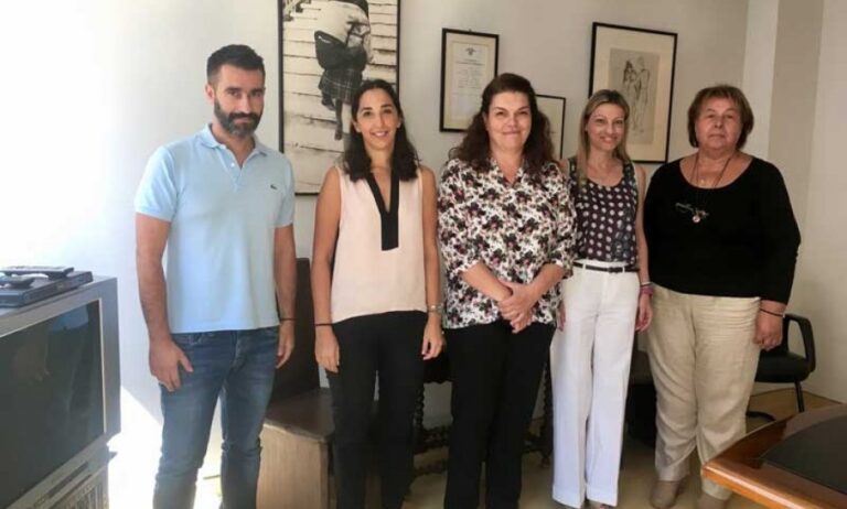 Η ελληνική φαρμακοβιομηχανία προσφέρει φάρμακα και υγειονομικό υλικό στα σωματεία του «Μαζί για το Παιδί»