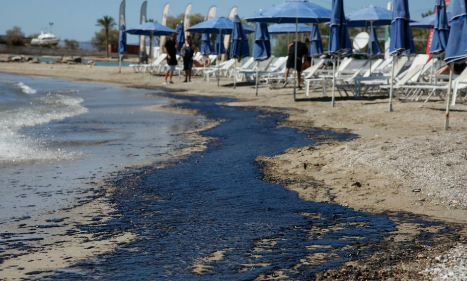 Υπουργείο Υγείας: Πού απαγορεύεται το κολύμπι λόγω ρύπανσης;