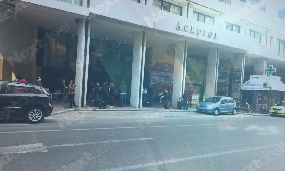 EKTAKTO: 49 Έλληνες έφθασαν από τη Ρώμη και γύρω περιοχές - Ελέγχθησαν για Covid-19