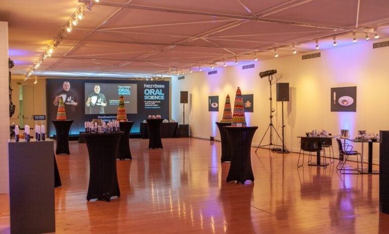 Νέα συνεργασία της FREZYDERM με τον Δημήτρη Σκαρμούτσο