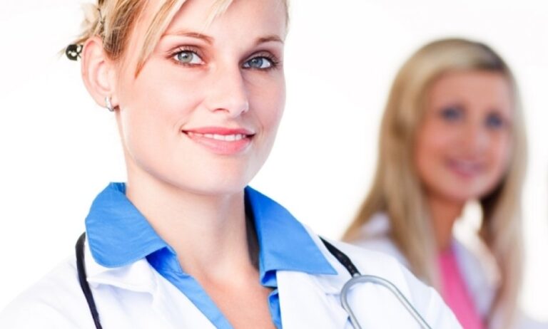 Ψηφίστηκε το νομοσχέδιο για την Υγεία. Ανοικτά τα φαρμακεία. Πού θα βρουν γιατρό οι ασφαλισμένοι του ΙΚΑ