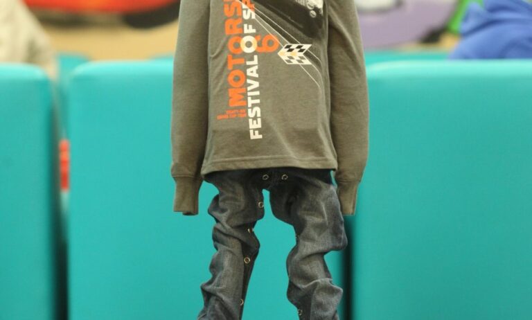 Παίδων ΜΗΤΕΡΑ: Ο Ιάσων υποδέχεται τα παιδιά στην αίθουσα αναμονής