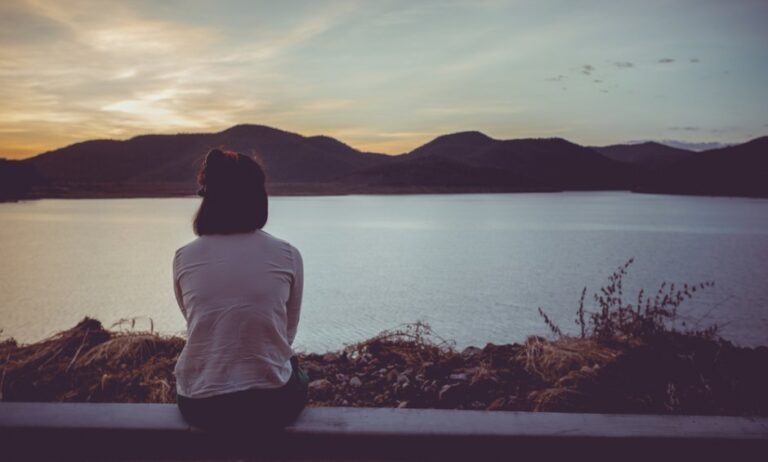 Γιατί επιδεινώνεται την άνοιξη η κατάθλιψη;