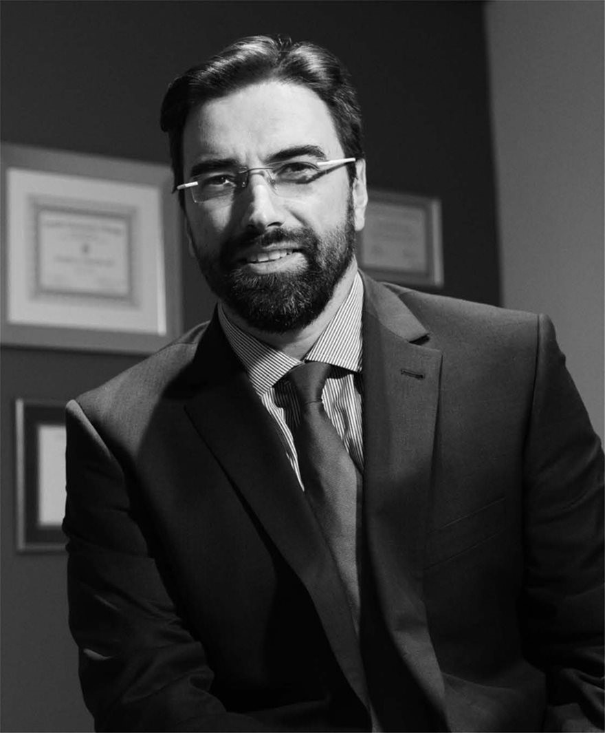 dr-_georgios_vastardis_heiroyrgos_spondylikis_stilis-1