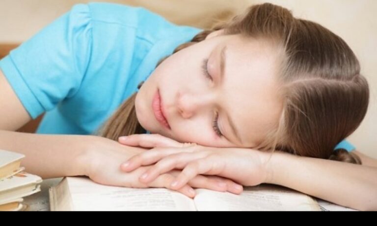 Xειρότερες οι επιδόσεις των παιδιών που κοιμούνται αργά
