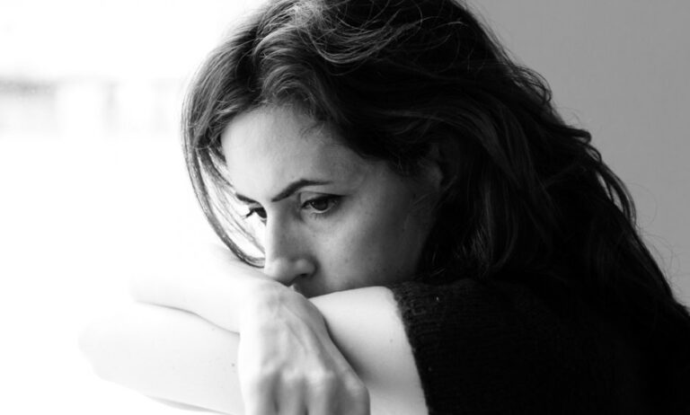 H κατάθλιψη εξελίσσεται σε μείζον παγκόσμιο πρόβλημα