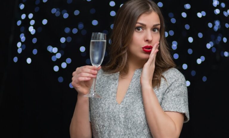 Πώς να προλάβετε και να αντιμετωπίσετε το Hangover;