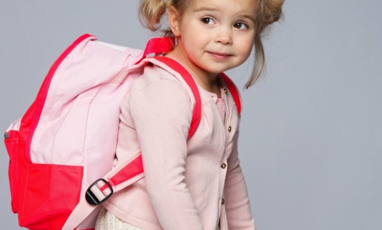 Πότε ένα παιδί έχει σκολίωση;