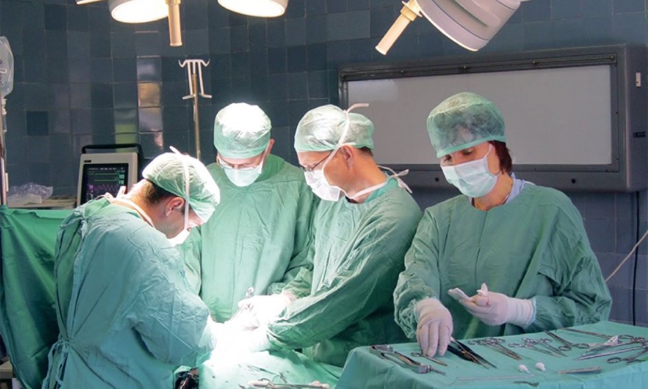 Αποζημιώθηκε παχύσαρκος φοιτητής που έμεινε φυτό μετά από γαστρεκτομή