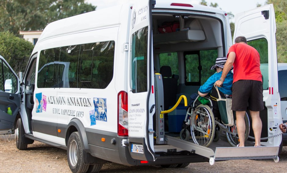 Το Άσυλο Ανιάτων πάει θάλασσα!