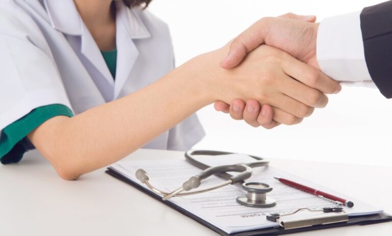 Νέο γύρος εξαγορών στην υγεία