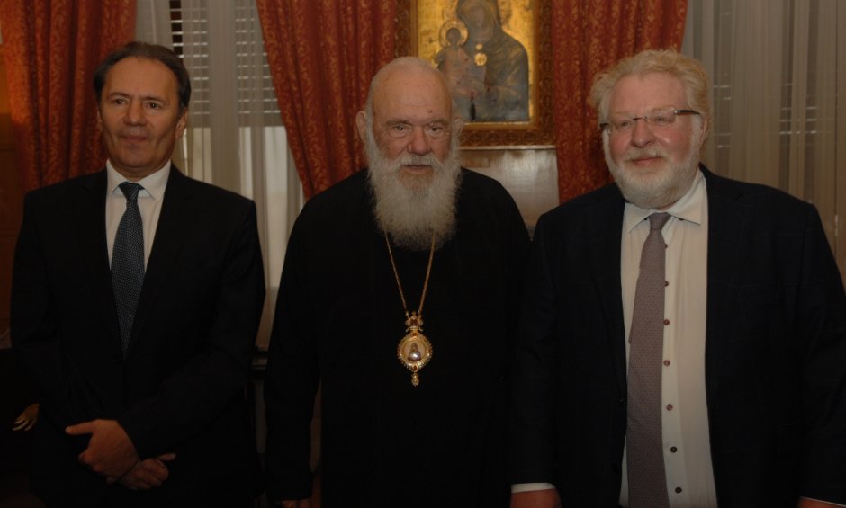 Η ελληνική φαρμακοβιομηχανία στηρίζει το έργο της Ιεράς Αρχιεπισκοπής Αθηνών!