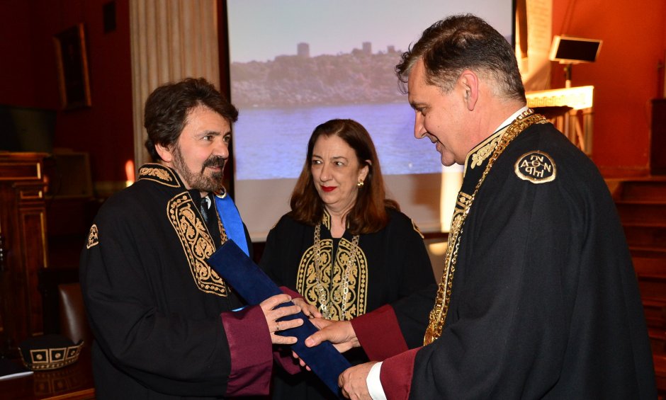 Επίτιμος διδάκτορας της Ιατρικής Σχολής του ΕΚΠΑ ο καθηγητής Νίκος Λογοθέτης 