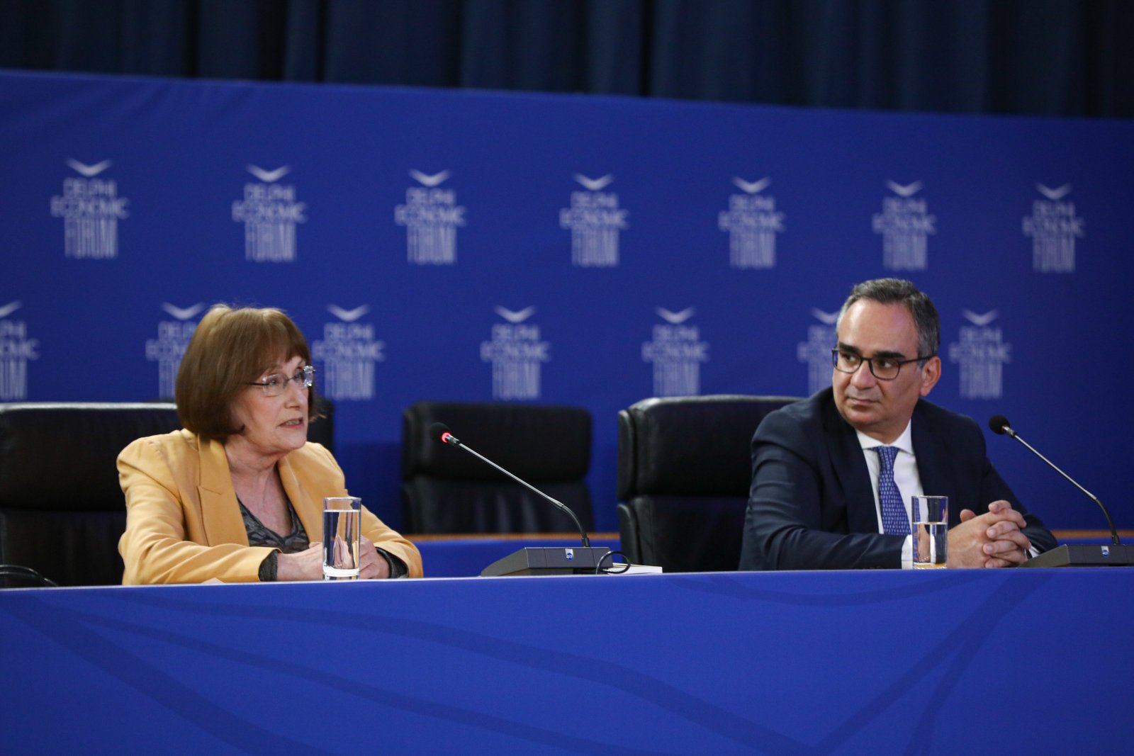 oi_k-k-_kathy_apostolidoy_proedros_tis_ellinikis_omospondias_karkinoy_kai_vasilis_kontozamanis_anaplirotis_ypoyrgos_ygeias_armodios_gia_tis_ypiresies_ygeias