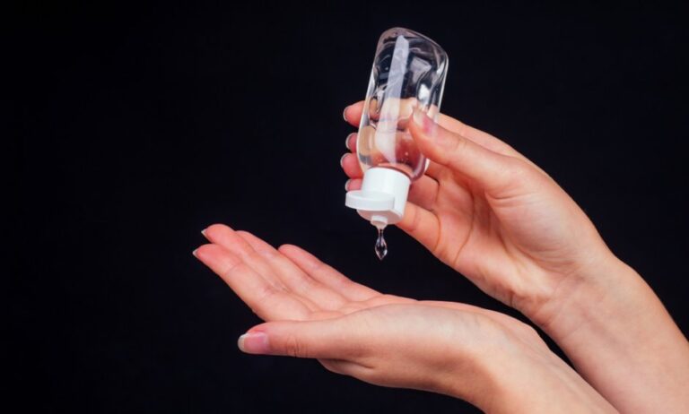 Νομοθετική παρέμβαση για την αξιοποίηση δημευμένων ή κατασχεμένων ποσοτήτων αιθυλικής αλκοόλης με σκοπό την παρασκευή αντισηπτικών