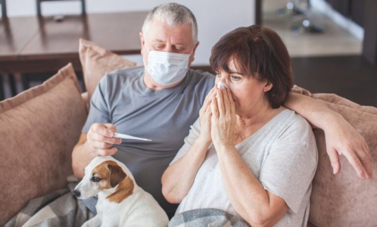 Είναι γρίπη, RSV ή COVID; Τους ειδικούς απασχολεί η «Τρι-δημία»!