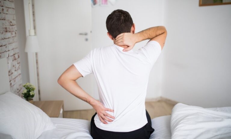 Γιατί ο κρύος καιρός επιδεινώνει τον πόνο στη μέση;