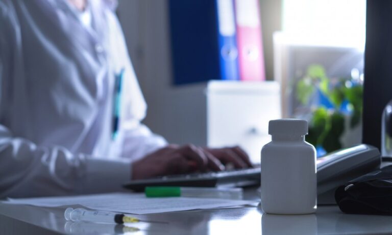 Σε ισχύ από 1η Ιουνίου η συνταγογράφηση ανασφάλιστων - Ποιοι ασθενείς εξαιρούνται;