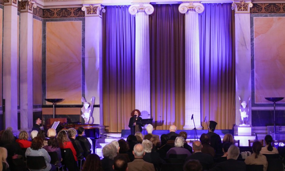 Η Ακαδημία Αθηνών τίμησε τη Γυναίκα με την παράσταση "Η Αλίκη Καγιαλόγλου διαβάζει και τραγουδά Παπαδιαμάντη"!