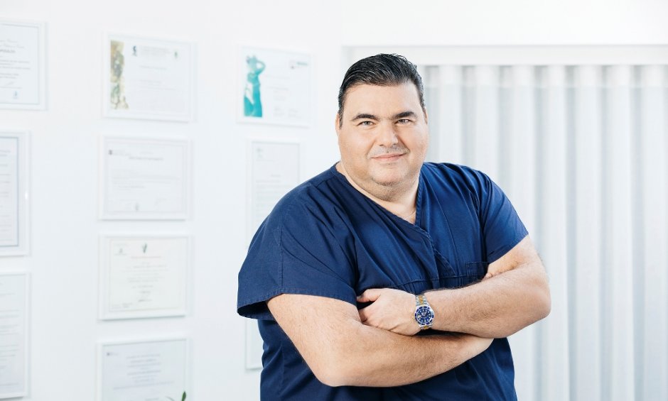 Ο γυναικολόγος Δρ. Ιωάννης Βασιλόπουλος (ΙΑΣΩ) συμβουλεύει τι να προσέχουν οι έγκυοι, όταν ταξιδεύουν το καλοκαίρι!