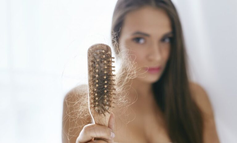 Δρ Ιωάννα Ταμπούρη - Affidea: Αύξηση περιστατικών τριχόπτωσης ως αποτέλεσμα λοίμωξης με την Covid-19