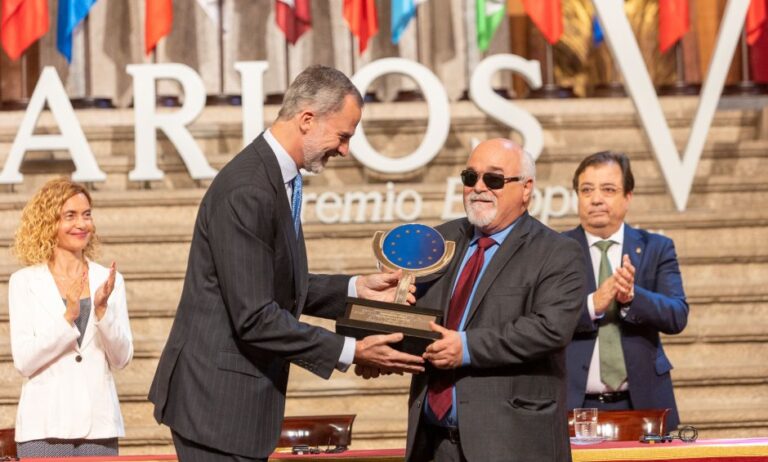 Το βραβείο Carlos V παρέλαβε ο πρόεδρος του European Disability Forum Ιωάννης Βαρδακαστάνης