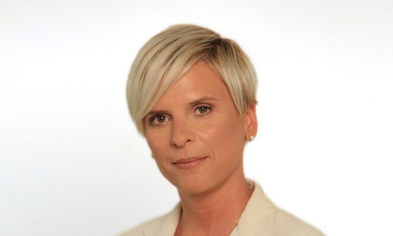 Ζένια Σαριδάκη Ζώρα: Πιστεύω στα θαύματα και προσπαθώ το καλύτερο για τον ασθενή!